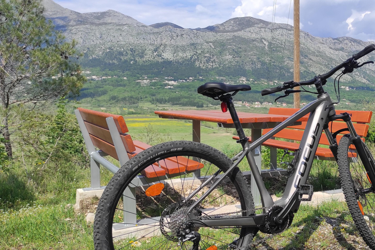 Tour privato guidato in bici elettrica di DubrovnikTour guidato privato in e-bike di Dubrovnik