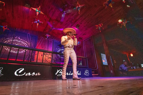 Guadalajara: Guided Tlaquepaque Night Tour with Hotel Pickup