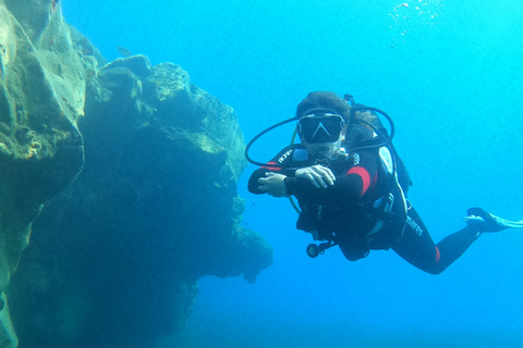 Santorini: esperienza di immersione subacquea nella Caldera vulcanicaImmersioni subacquee