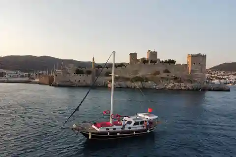 Bodrum: Bodrum Private Boat Tour with Lunch