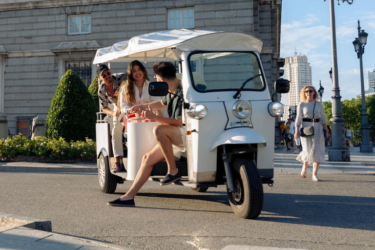 Madrid: Panoramic Views in Tuk Tuk90 minute tour with pickup included