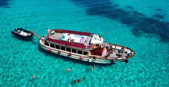 Boat Tour to Caprera and La Maddalena Archipelago