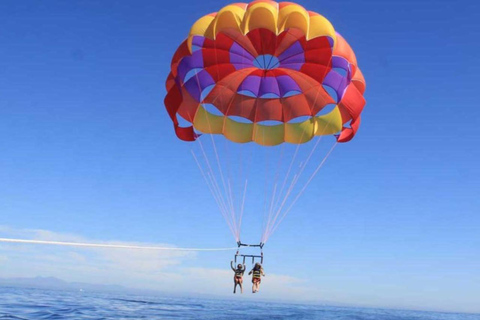 Atividades de esportes aquáticos em Bali na praia de Tanjung BenoaIngresso para: Fly Board