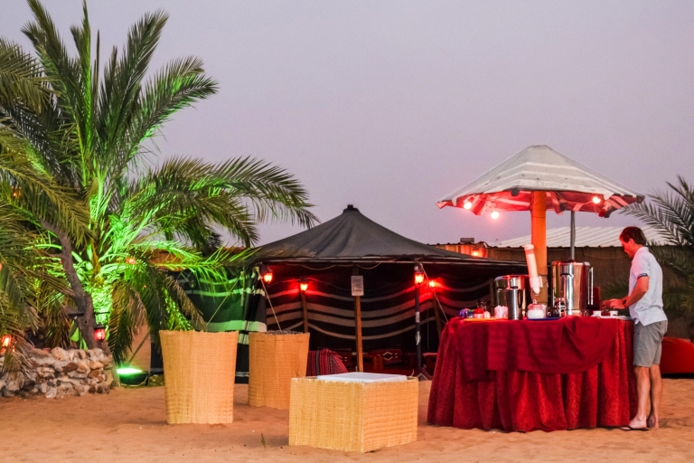 Dubai: Dünen-Safari, Kamelritt, Sandboarding & BBQPrivates Dünen-Erlebnis mit BBQ-Abendessen (7 h)