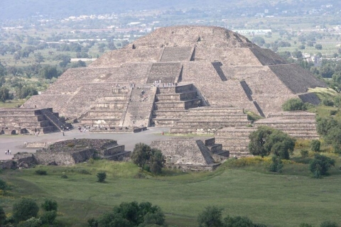 Historical downtown & Teotihuacan Pyramids Mezcal tasting