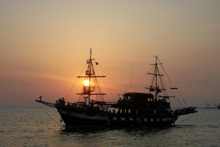 Batumi: Sunset Cruise with a Glass of Wine