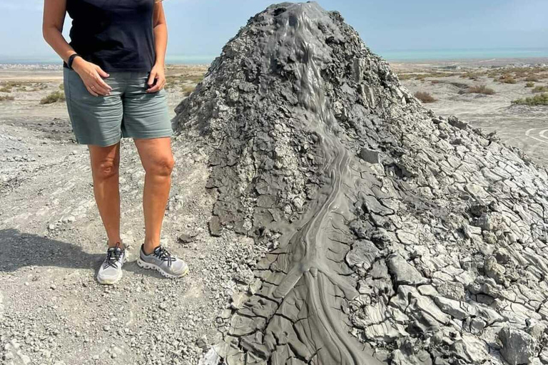 巴库：泥火山