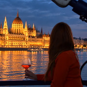 Budapest: Sightseeing-Bootsfahrt mit unbegrenztem Prosecco