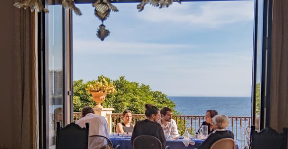Catania: Cooking class set in a sea front historic villa