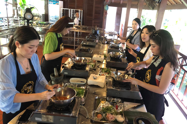 Phuket - Cours de cuisine thaïlandaise de l'Eléphant Bleu avec visite du marché