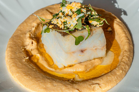 Porto: A la carte lunch + Douro River cruise Porto: À la carte lunch + Douro River cruise