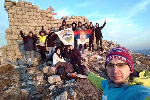 De Belgrado: caminhada na pirâmide da montanha Rtanj, viagem de dia inteiro