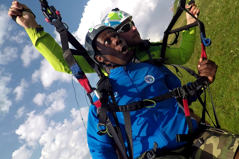 Puy de Dôme: paragliding initiation