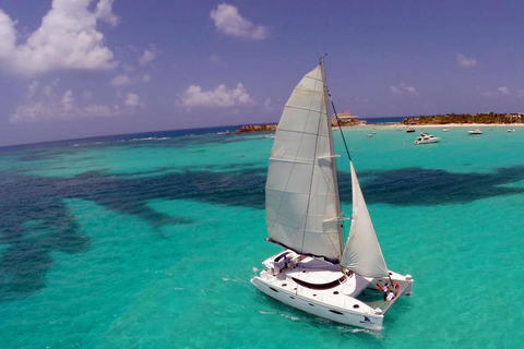 Isla Mujeres: Katamaran-Segeln zur Isla Mujeres von Cancun aus