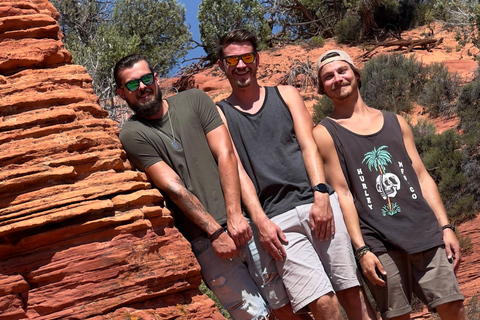 From Kanab: 3-Hour Peek-a-Boo Slot Canyon Hiking/Photo Tour
