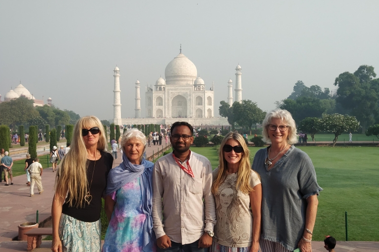 Von Delhi: Tagesausflug mit dem Taj Mahal Tagesausflug mit dem schnellsten ZugZugtickets, Auto, Reiseführer, Eintritt zum Monument und Mittagessen