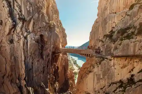 As jóias de Granada e a aventura de El Caminito del Rey