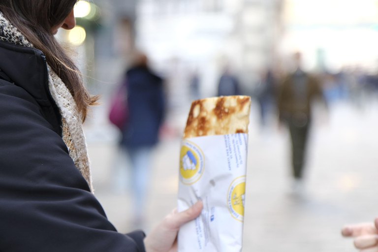 Walking Tour in Genoa with Tastings and Stories