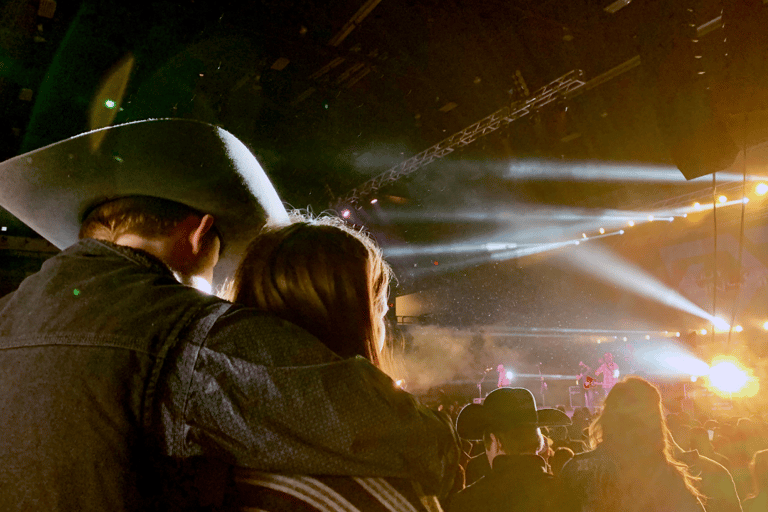 Las Vegas: Country Bar Crawl by Party Bus w/ Mixed Drinks