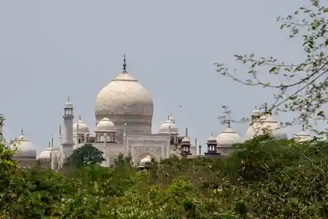 From Delhi: Taj Mahal, Agra Fort, Baby Taj Private Day Tour