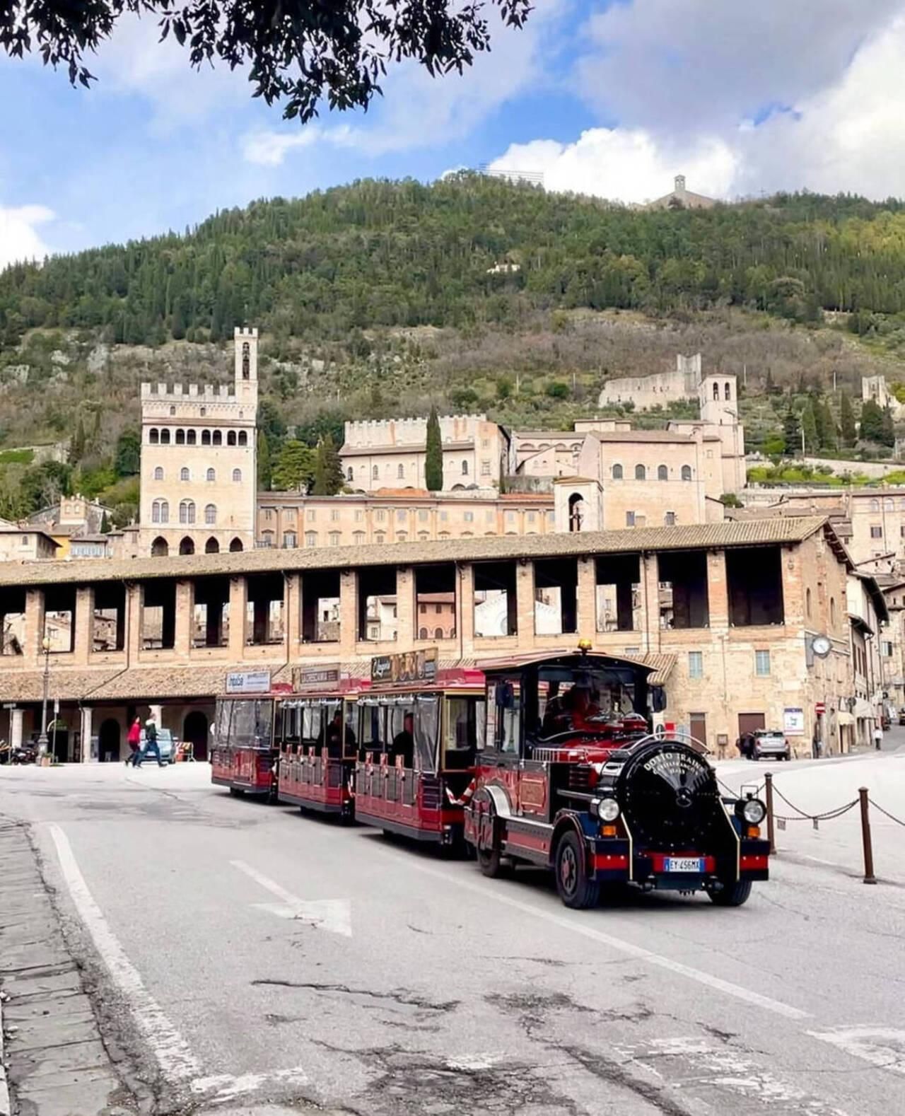 Gubbio: Panorama-Zugfahrt mit Audioguide