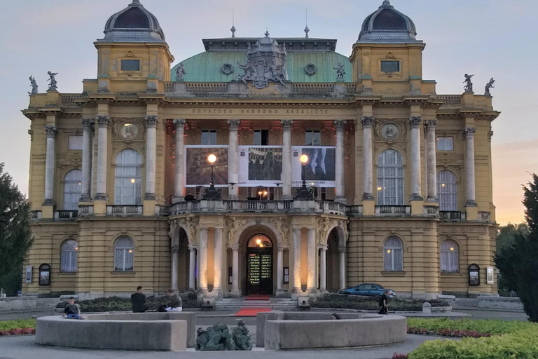 Zagabria Zagreb in Italian & English: Architecture & History