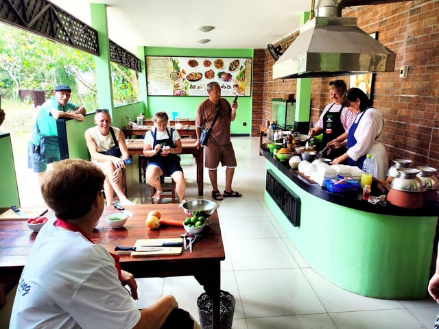 Pattaya: Thai Cooking Class by Asian Spicy Garden