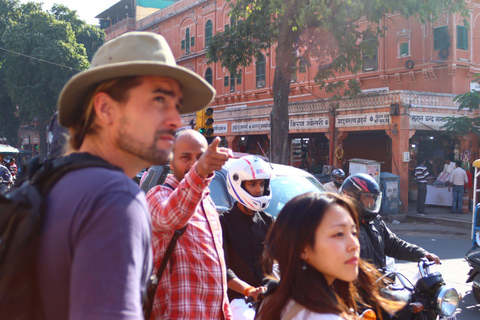 Jaipur: Magical walking tour of historical palaces