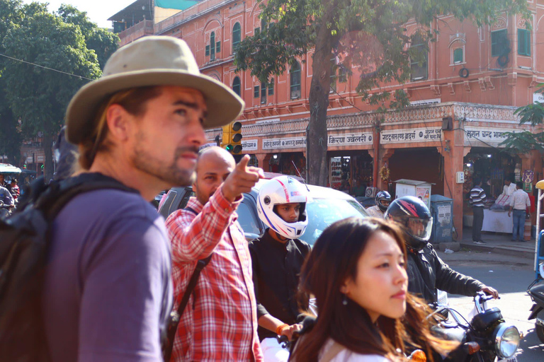 Jaipur: Magical walking tour of historical palaces