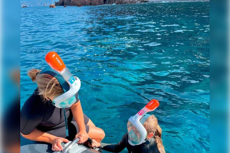 Cargèse: Capo Rosso "Snorkeling" and Sea Cave Tour Cargèse: Capo Rosso ramble with fins, mask and snorkel