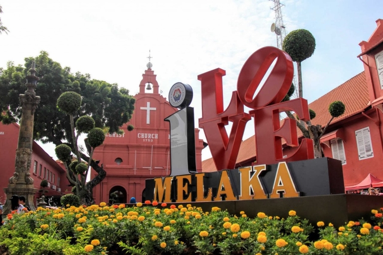 Malacca: Baba & Nyonya Heritage Museum Private Tour Kuala Lumpur Private Tour with pickup from Accommodation