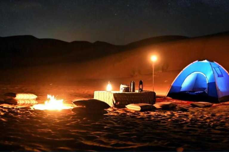 Sterrenlicht aan de kust: een avontuur met een terreinwagen en overnachting op Fazayah BeachSterrenlichtkusten: 4WD-avontuur met overnachting op Fazayah Beach