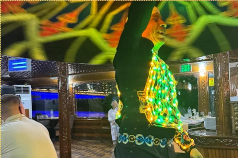 迪拜：码头游船晚餐巡游，附现场娱乐表演马里纳游轮 + 晚餐 + 现场表演（共享接送）