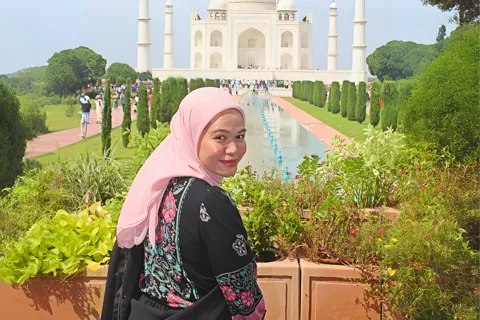 Agra: Skip The Line Taj Mahal & Agra Fort Tour with Transfer