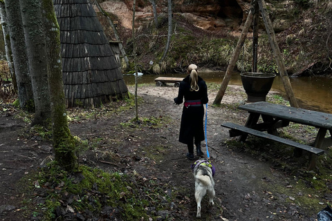 Riga : Randonnée avec des huskys sur le sentier de la nature