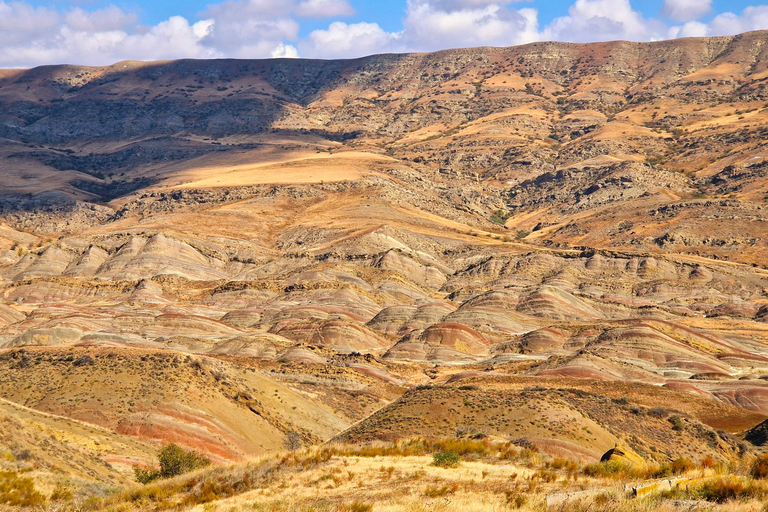 Tbilisi: David Gareja, Rainbow Mountains & Sighnaghi Tour