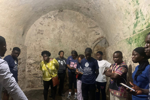 Accra: 2-Day Cape Coast and Nature Tour with Guide