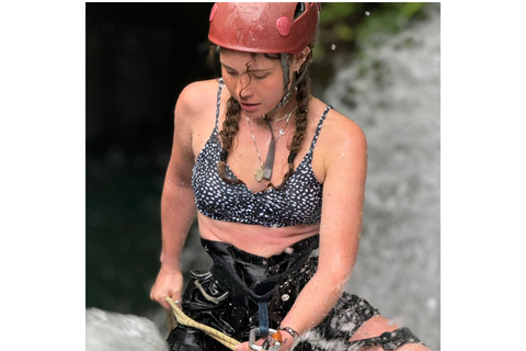 Rappel at the Jagüata Waterfall