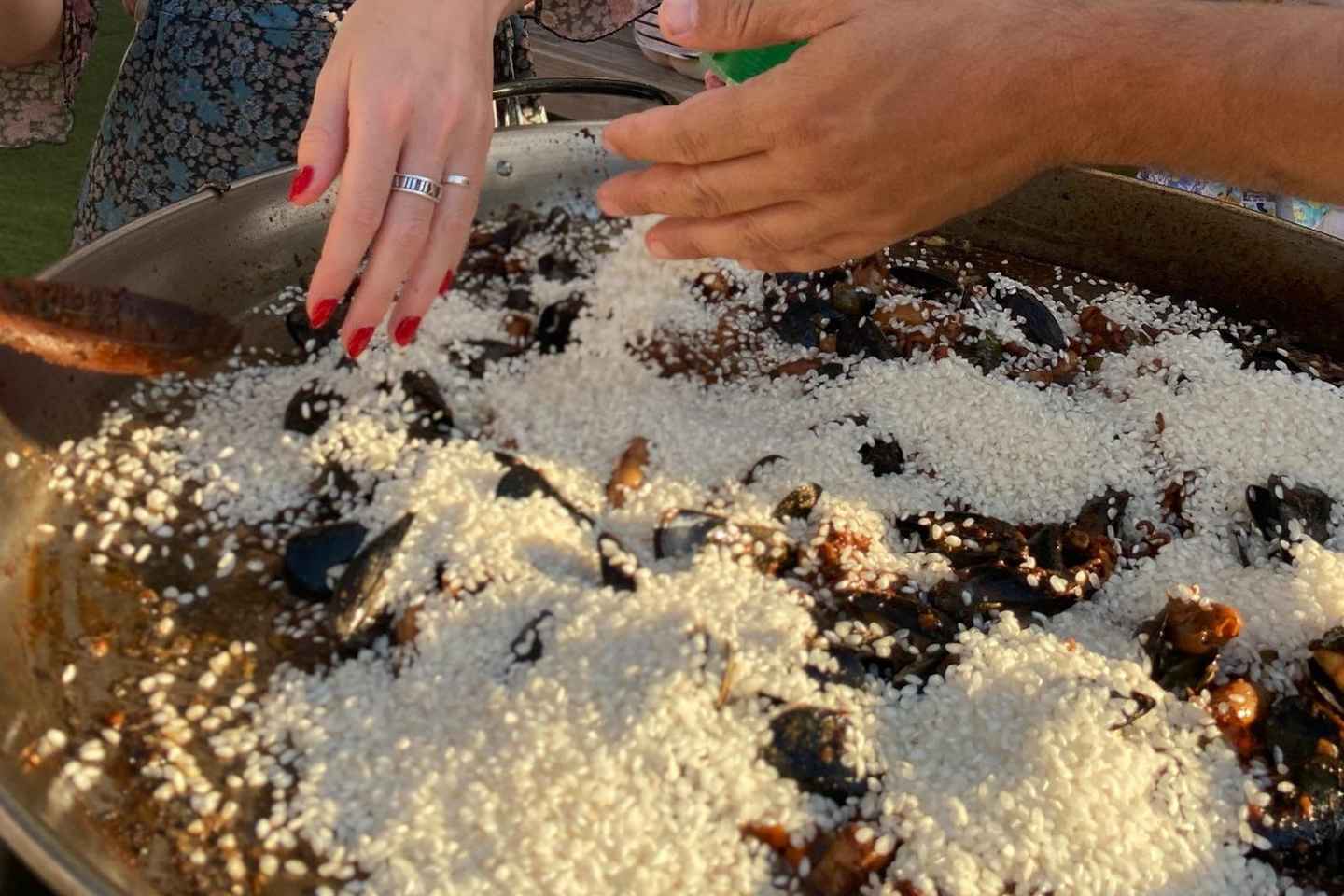 Barcelona: Rooftop Paella Cooking Masterclass