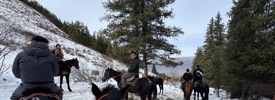 Bichkek : randonnée équestre dans la vallée de Chon-Kemin et tour de Burana