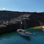 Santorini: tour in barca al vulcano e alle sorgenti termali