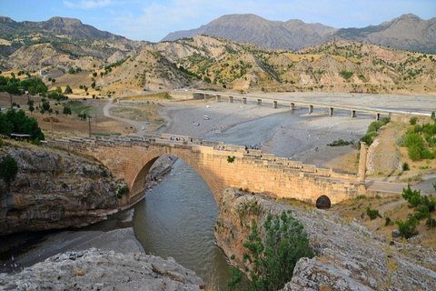 Da Istanbul: Göbekli Tepe e Monte Nemrut Tour di 2 giorniDa Istanbul: tour giornaliero di Göbekli Tepe e Şanlıurfa