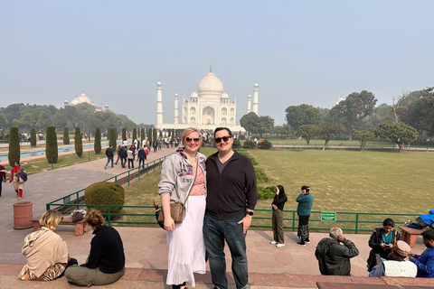 Taj Mahal: Sunrise Tour z DelhiPrywatna wycieczka z opłatą za pomnik