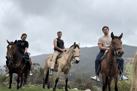 Bogotá: Guided Horseback Riding Tour with Snack