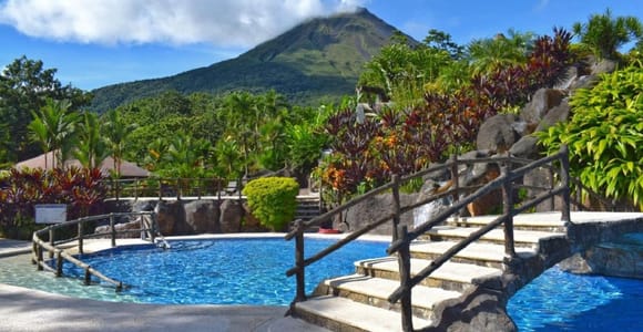 Los Lagos: Hot Springs Admission Ticket with Volcano Views