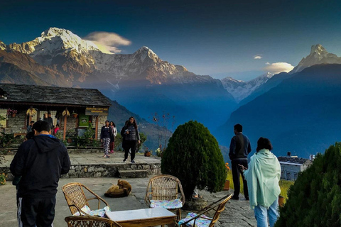 Discover Ghandruk &amp; PoonHill Circuit 3-Day Trek from PokharaVisite privée avec repas inclus