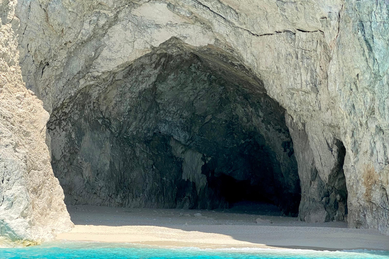 Zakynthos: Prywatny rejs na plażę wraku statku