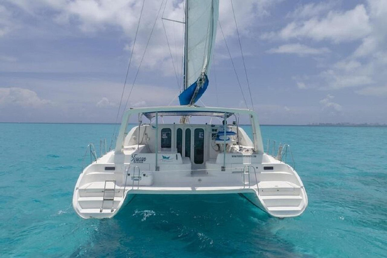 Catamarán y Snorkel en Arrecife de Cancún a Isla Mujeres