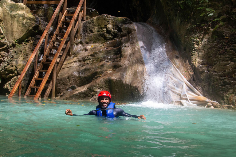 Puerto Plata: Damajagua Waterfall Tour and Artisanal Cocoa Experience