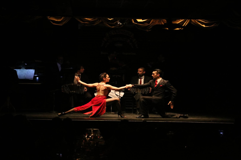 Buenos Aires: La Ventana Tango Show Tango Show and Dinner with Transfer